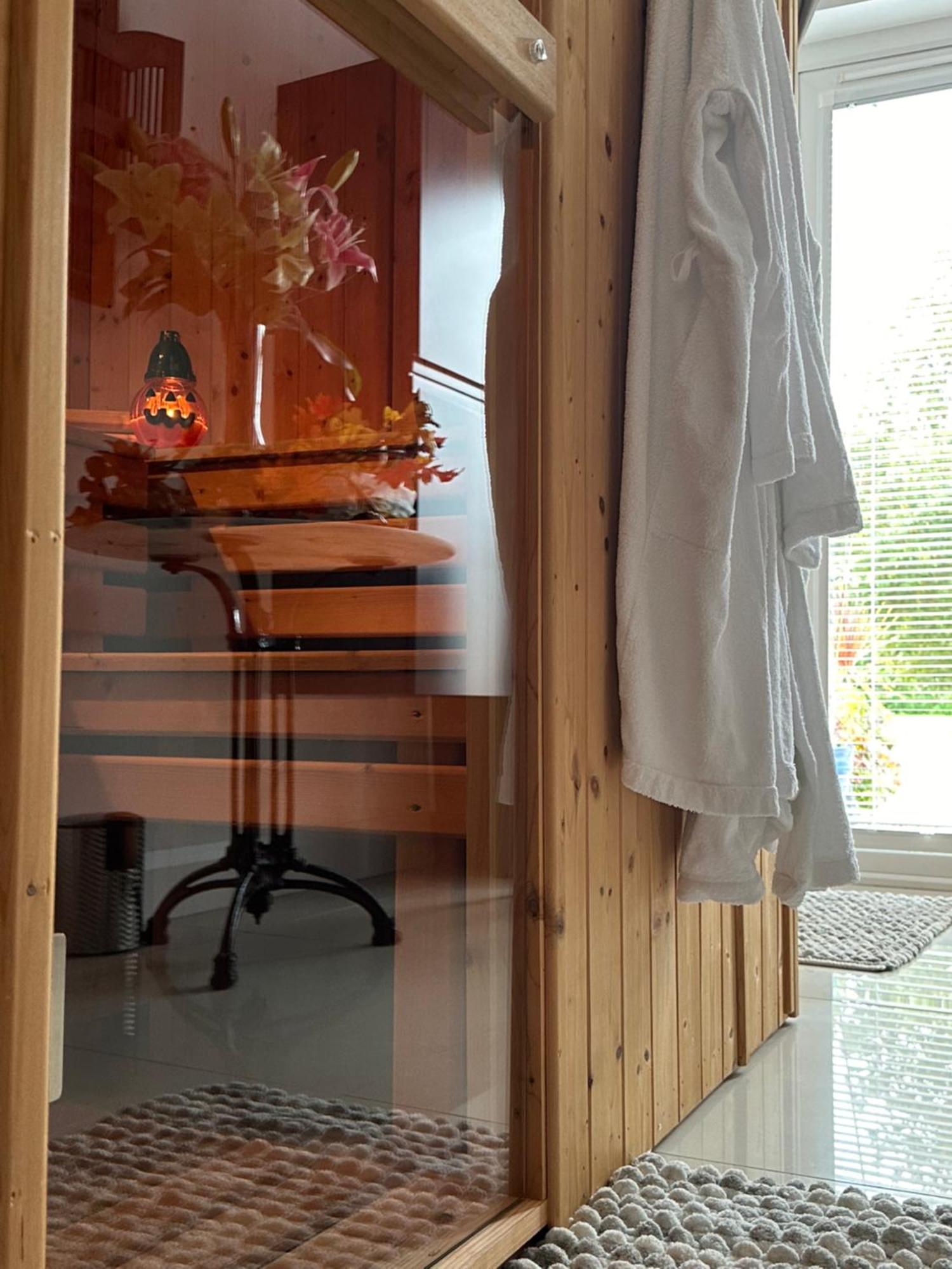 Forest Path Luxury Studio Apartment With Large Bedroom Bathroom And Sauna Sleeps Up To 4 Ballynahinch Esterno foto