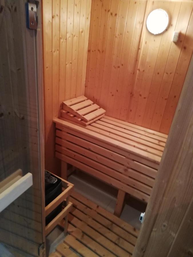 Forest Path Luxury Studio Apartment With Large Bedroom Bathroom And Sauna Sleeps Up To 4 Ballynahinch Esterno foto